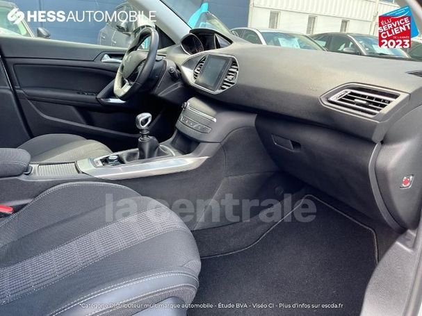 Peugeot 308 1.2 PureTech 110 Allure 81 kW image number 29