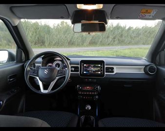 Car image 12