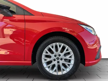 Car image 25