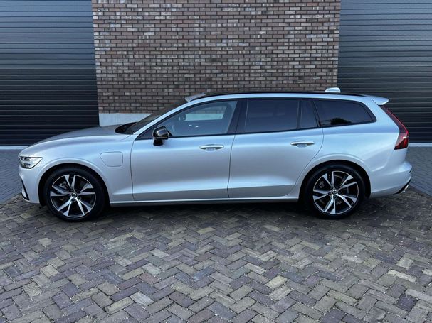 Volvo V60 T8 Twin Engine R Design AWD 287 kW image number 11