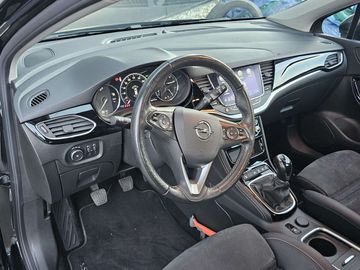 Car image 14