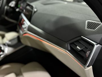 Car image 36