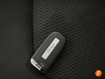 Car image 33