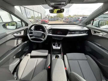 Car image 33