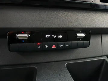 Car image 39