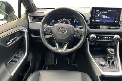 Car image 11