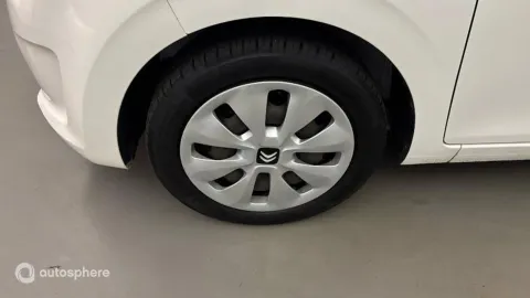 Car image 20