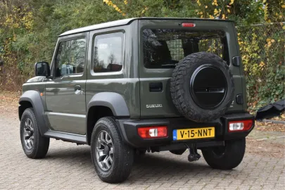 Car image 4