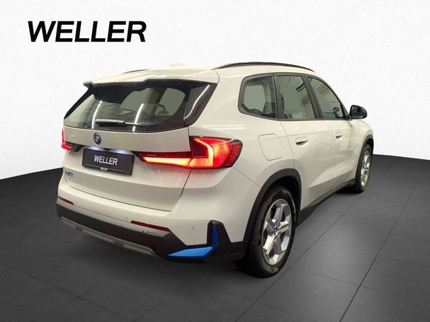 BMW iX1 xDrive30 230 kW image number 5