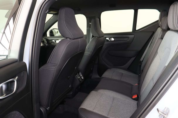 Volvo XC40 B4 Plus Dark 145 kW image number 21