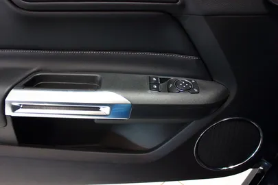 Car image 27