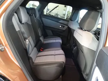 Car image 25
