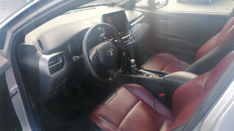 Car image 14