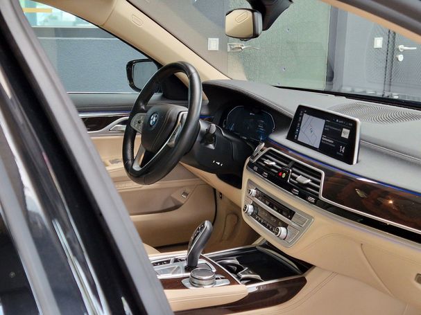 BMW 745e 290 kW image number 36