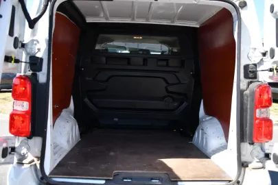 Car image 36