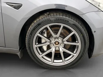 Car image 31