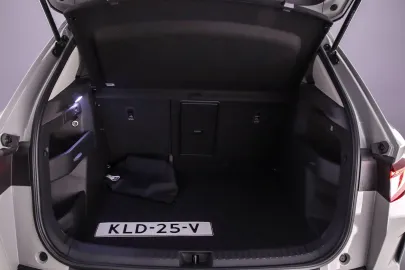 Car image 32