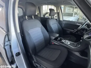 Car image 35