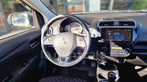 Car image 30