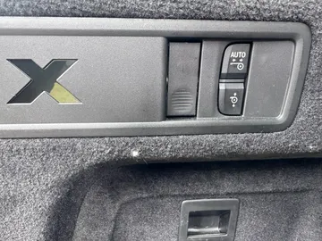 Car image 37