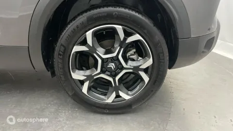 Car image 20