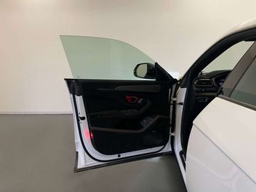 Car image 36