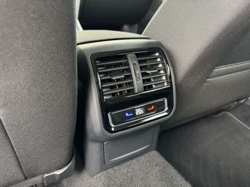 Car image 38