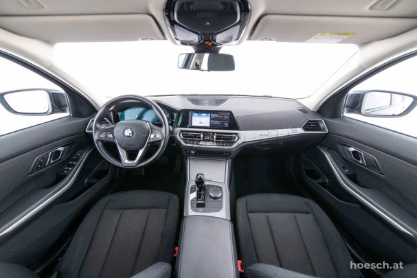 BMW 320d Touring xDrive 140 kW image number 5