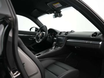 Car image 30