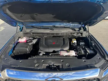Car image 30