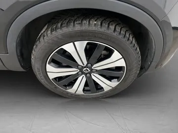 Car image 32