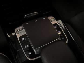 Car image 37