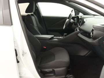 Car image 30