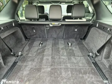 Car image 40