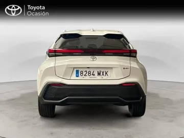 Car image 3