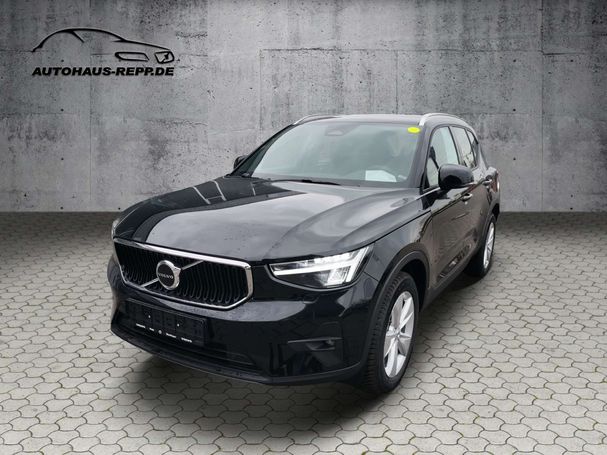 Volvo XC40 B3 Core 120 kW image number 1