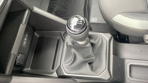 Car image 36