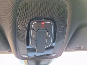 Car image 43