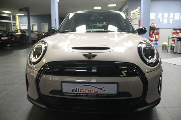 Mini Cooper SE Electric Collection 135 kW image number 3