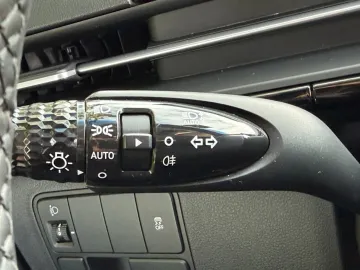 Car image 40