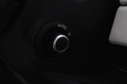 Car image 36