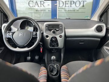 Car image 15