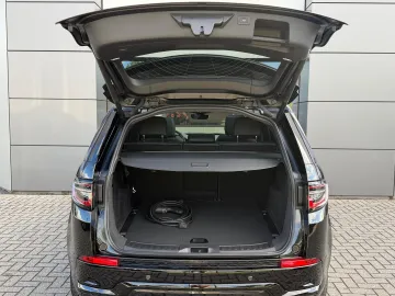 Car image 30