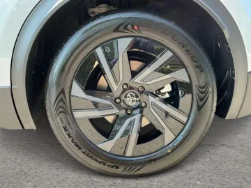 Car image 31