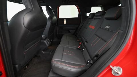 Car image 24