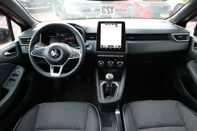 Car image 13