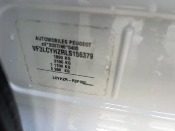 Car image 40