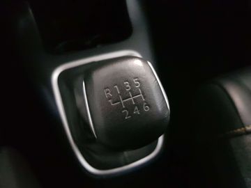 Car image 32