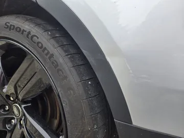 Car image 24