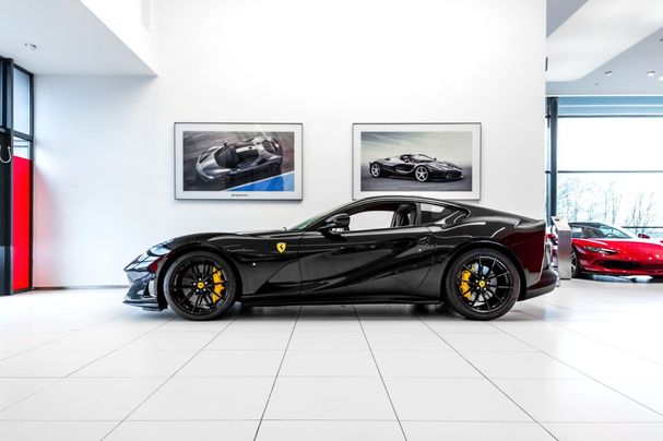 Ferrari 812 Superfast 588 kW image number 1